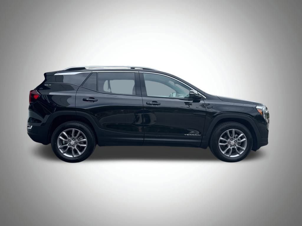 Used 2022 GMC Terrain SLT w/ LPO, Floor Liner Package image 21