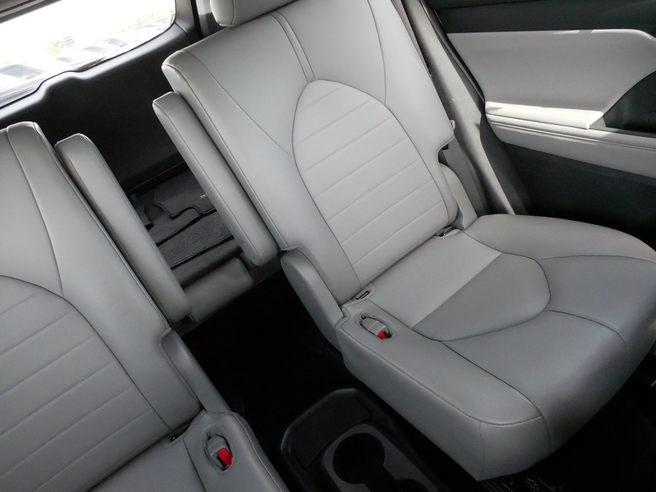 Certified 2021 Toyota Highlander XLE FWD image 14