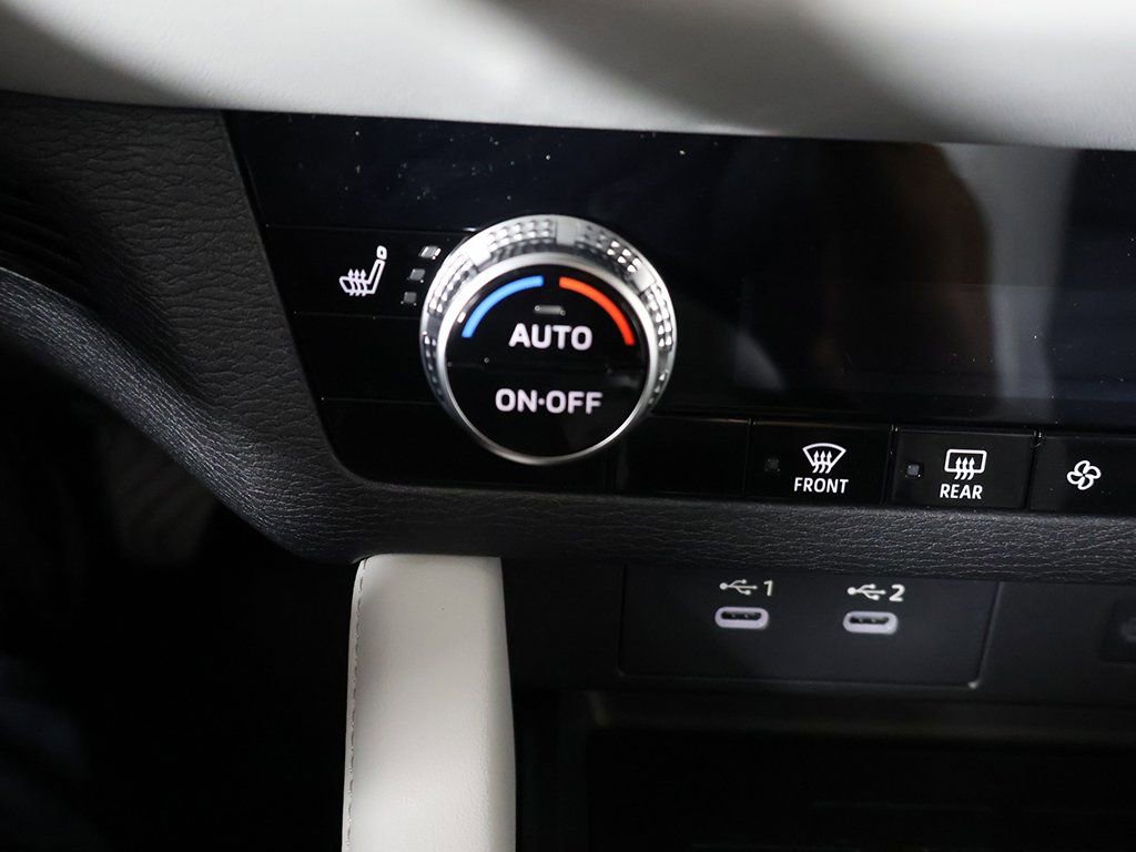 New 2025 Mitsubishi Outlander SE AWD/4WD image 50