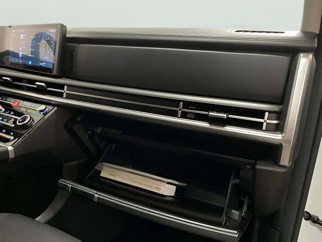 Used 2026 Hyundai Santa Fe SE FWD image 58