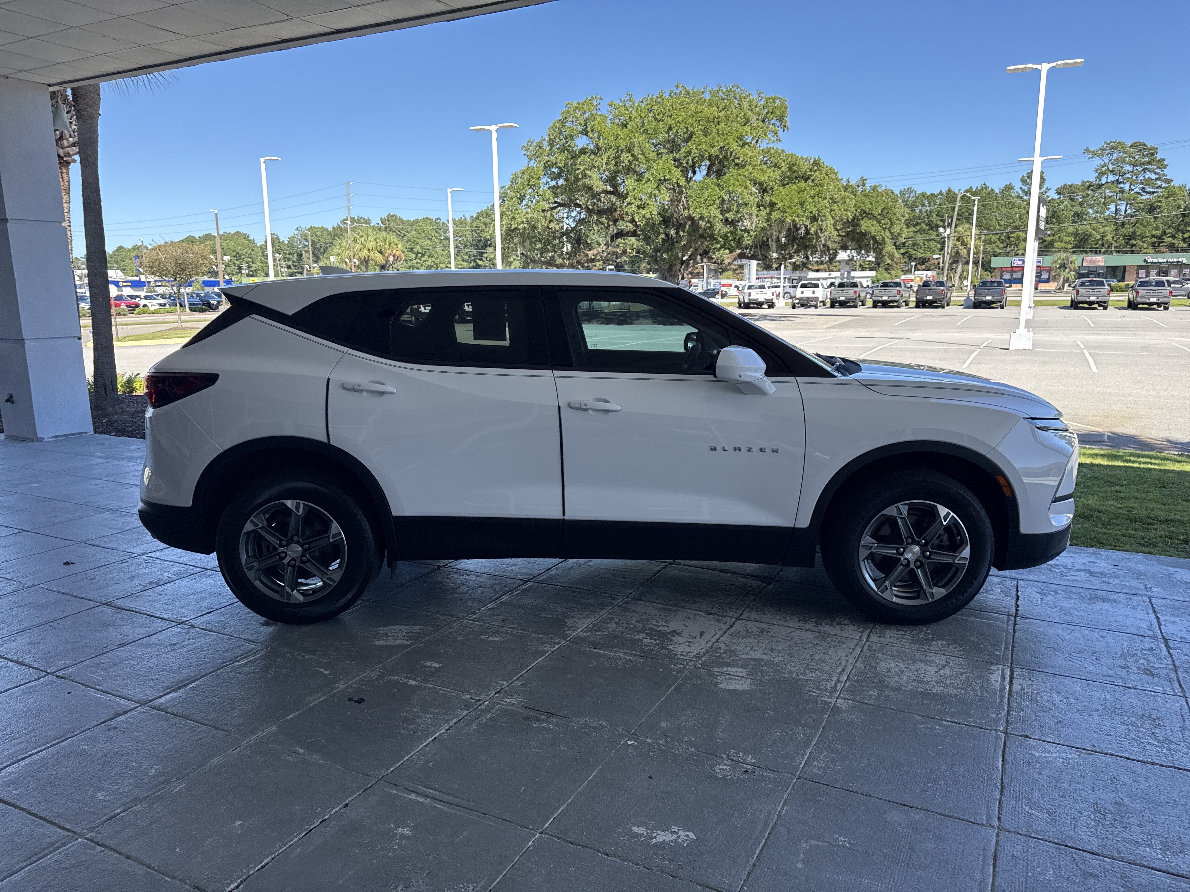 Used 2024 Chevrolet Blazer LT FWD image 10