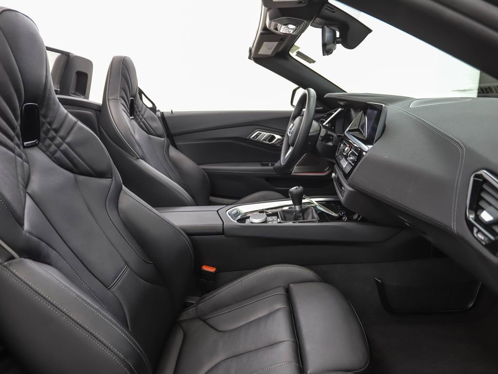 Certified 2025 BMW Z4 M40i w/ Edition image 23