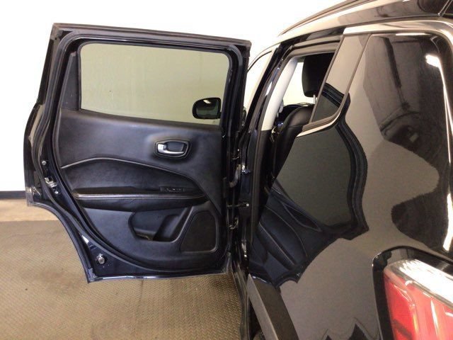 Used 2017 Jeep Compass Latitude w/ Popular Equipment Group AWD/4WD image 6