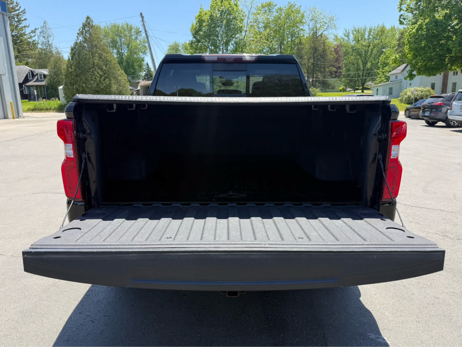 Used 2021 Chevrolet Silverado 1500 LTZ w/ Technology Package AWD/4WD image 16
