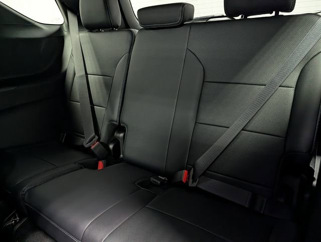 New 2026 Chevrolet Traverse LT image 8