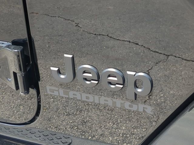 Used 2022 Jeep Gladiator Sport AWD/4WD image 13