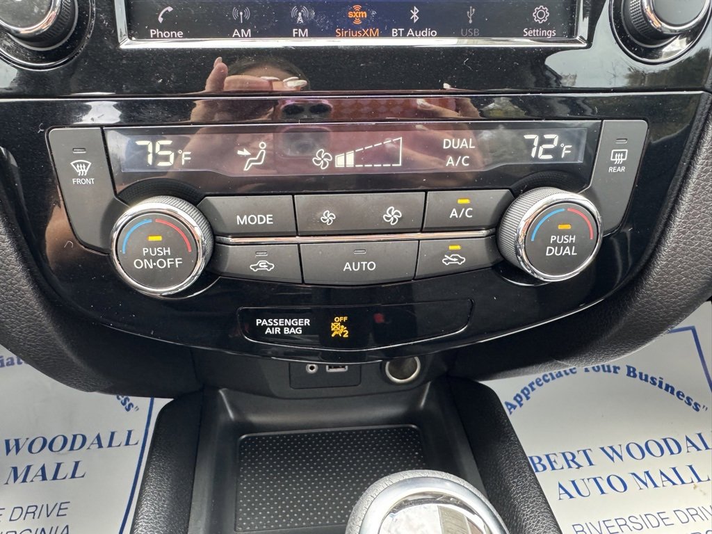 Used 2022 Nissan Rogue Sport SV image 19