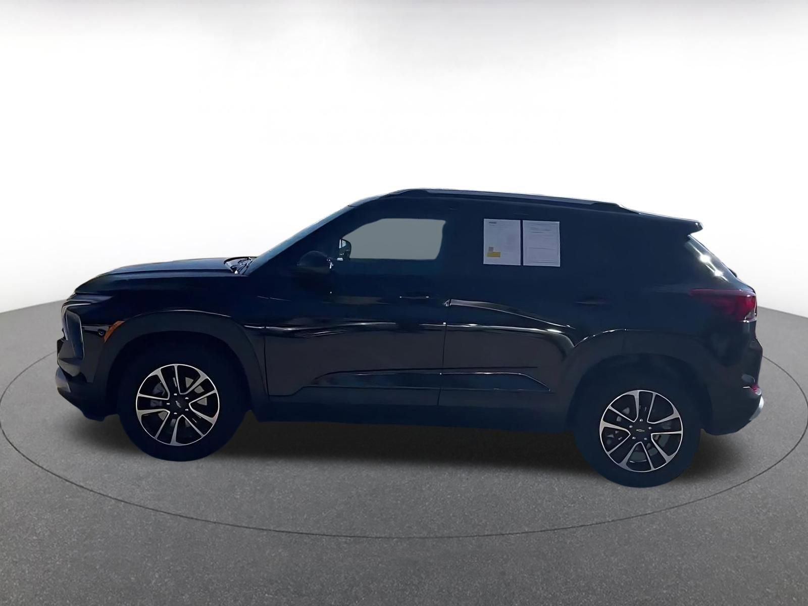 Used 2025 Chevrolet TrailBlazer LT FWD image 9