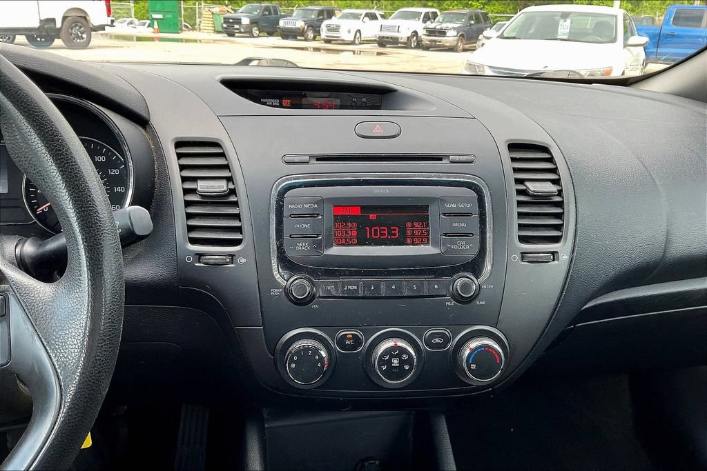 Used 2017 Kia Forte LX FWD image 19