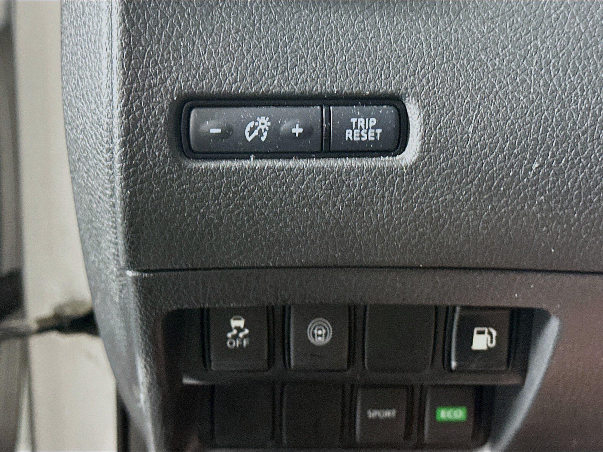 Used 2020 Nissan Rogue S w/ Special Edition Package FWD image 15