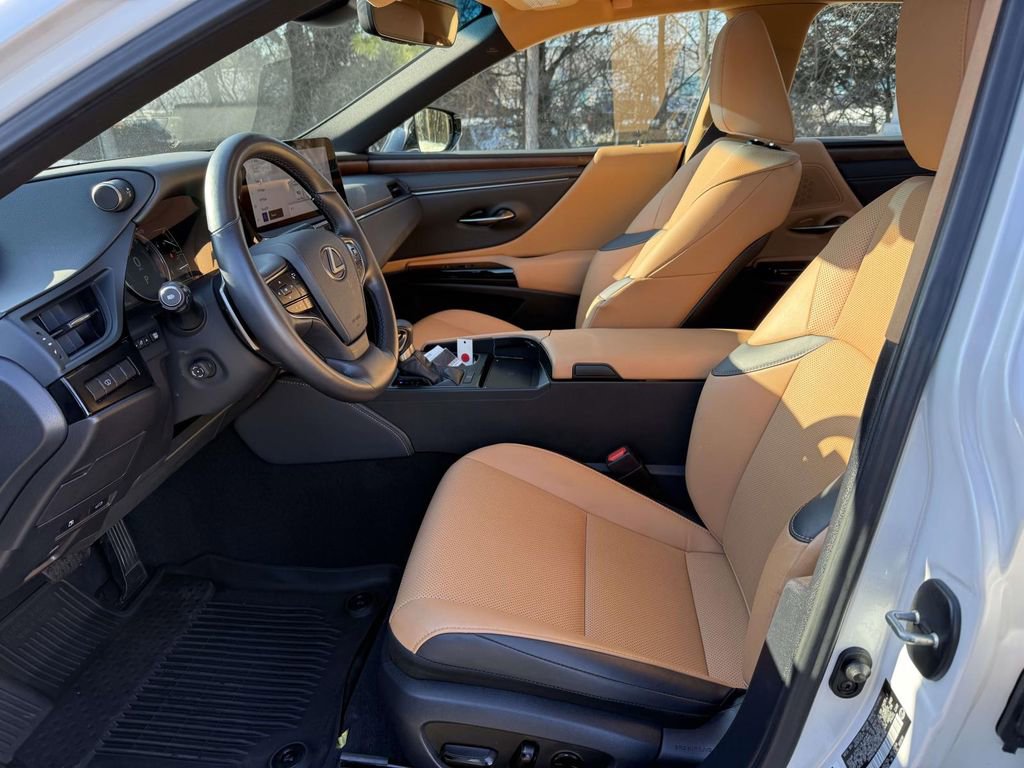 Used 2025 Lexus ES 350 w/ Premium Package image 14