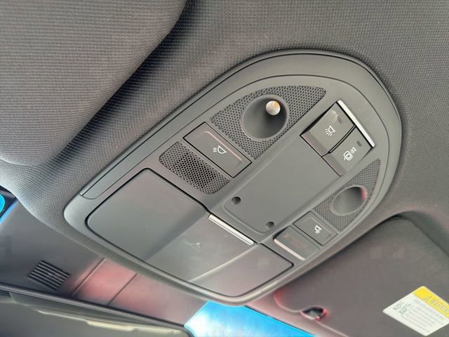 Used 2023 Genesis G70 2.0T image 29