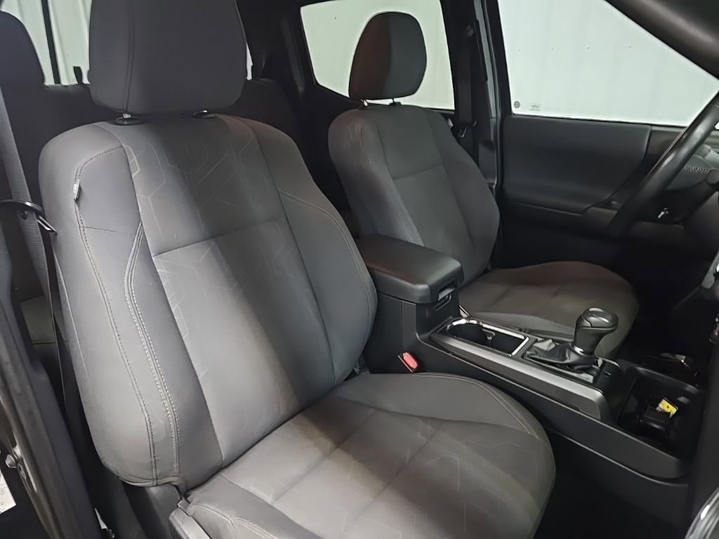 Used 2019 Toyota Tacoma TRD Off-Road AWD/4WD image 14