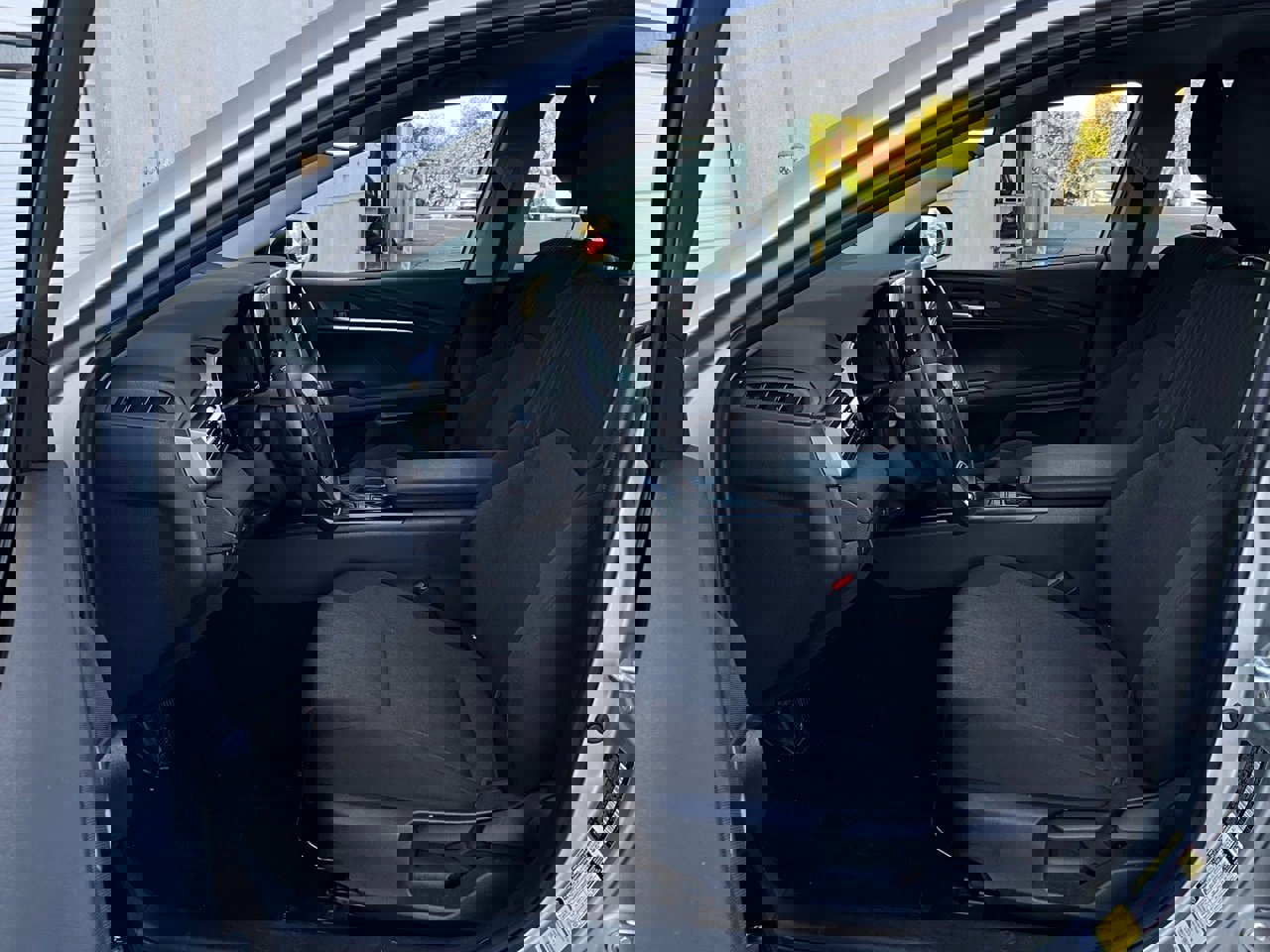 Used 2025 Toyota Camry LE image 10