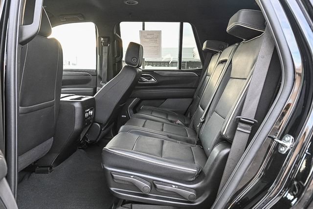 Used 2024 GMC Yukon SLT w/ SLT Luxury Package image 19