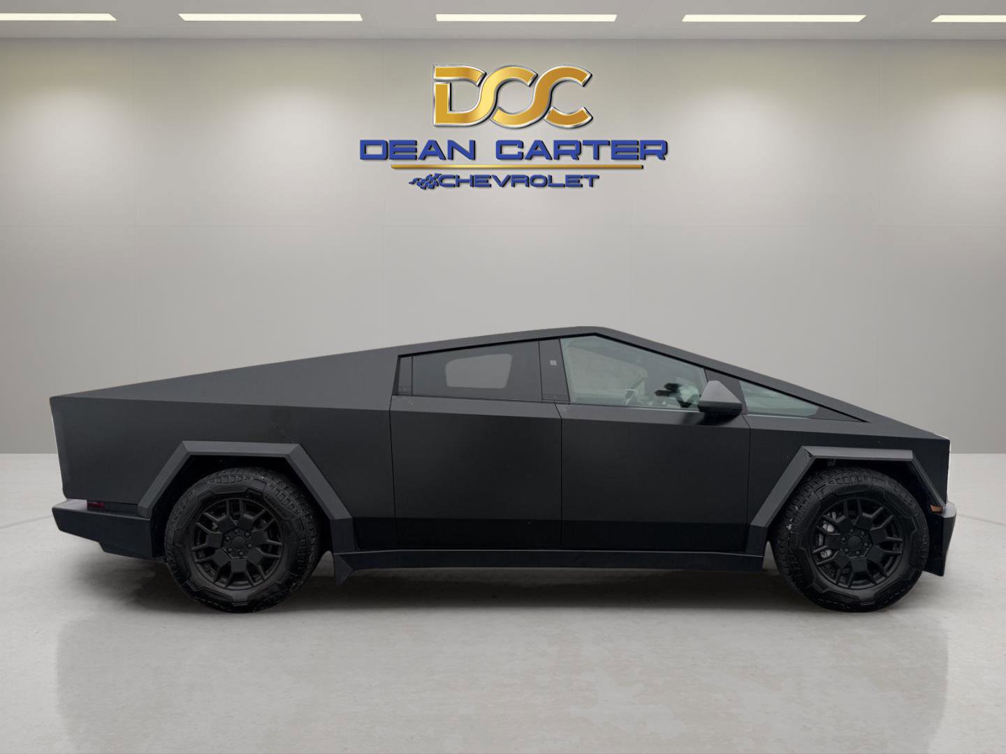 Used 2024 Tesla Cybertruck AWD Crew Cab image 10