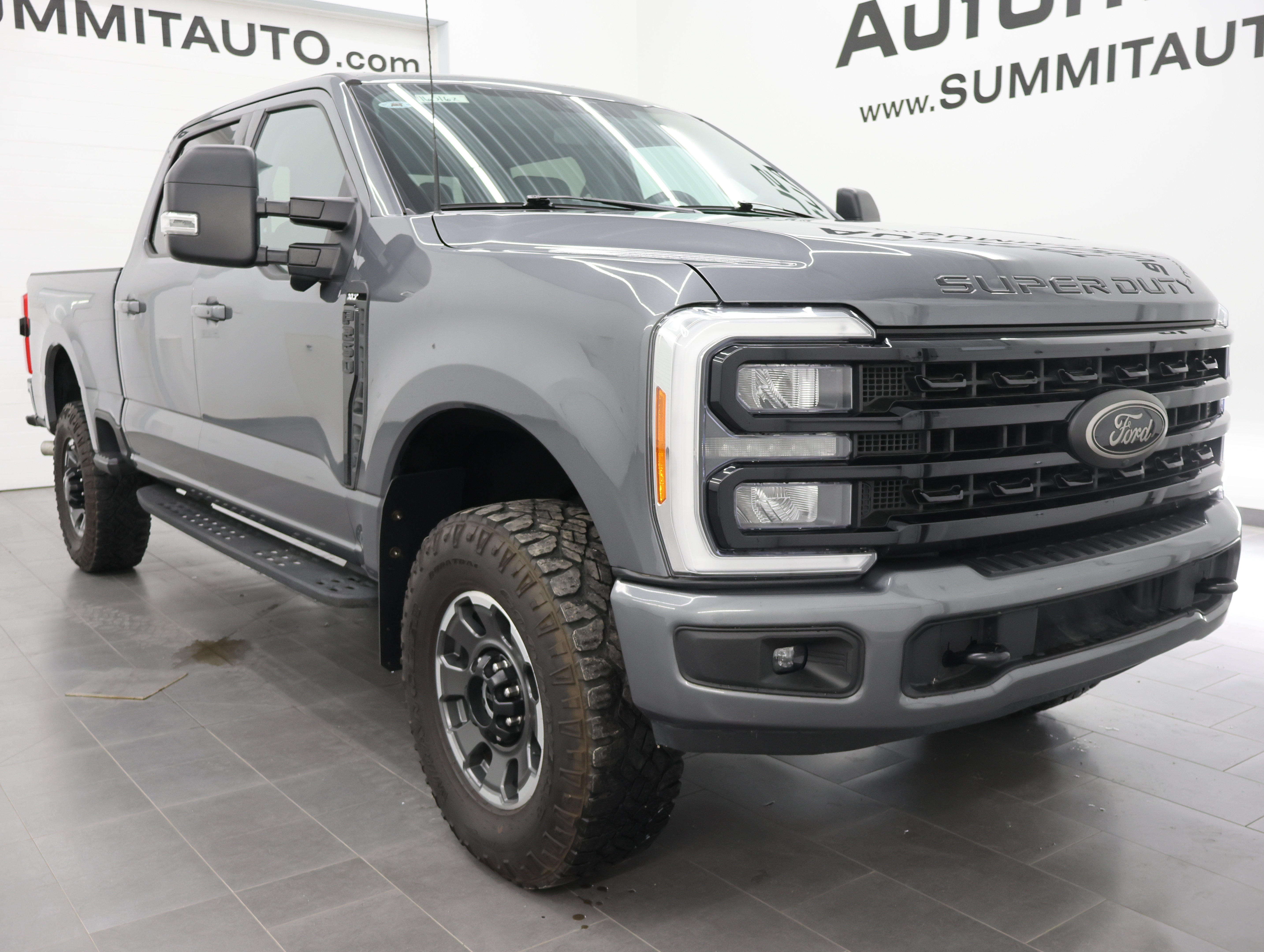 Used 2023 Ford F250 XLT w/ Black Appearance Package AWD/4WD image 2