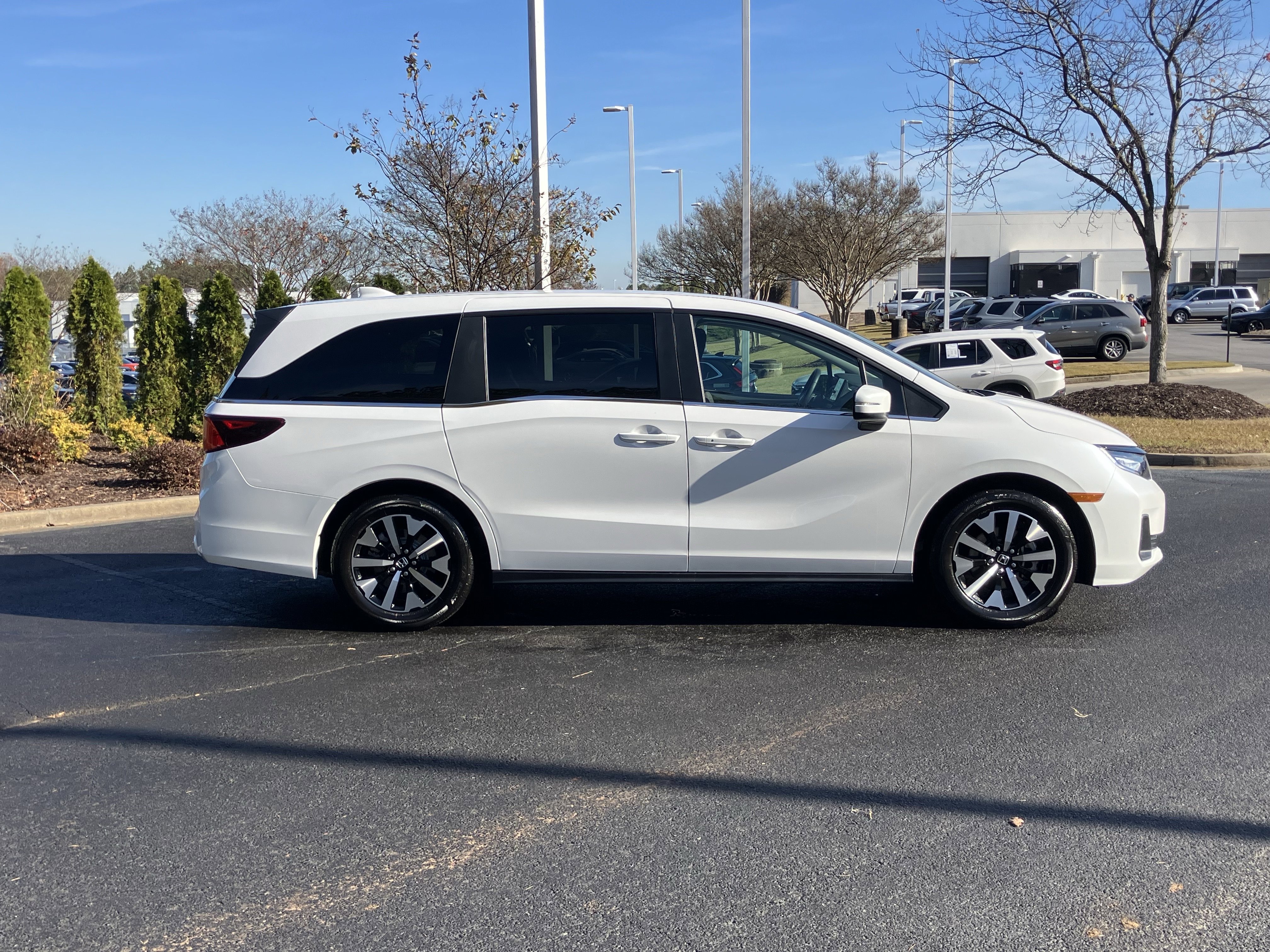 Used 2025 Honda Odyssey EX-L image 11