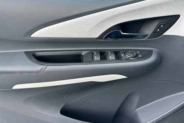 Used 2017 Chevrolet Bolt Premier w/ Driver Confidence II Package image 12