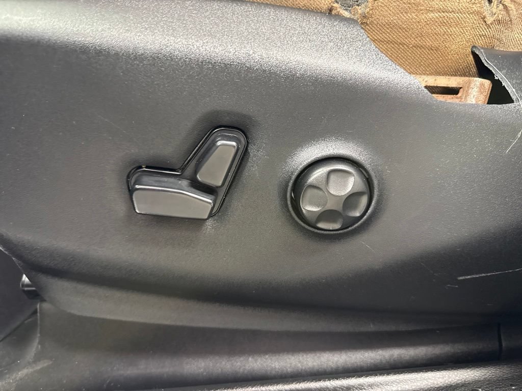 Used 2019 Chrysler Pacifica Limited w/ Advanced Safetytec Group FWD image 31