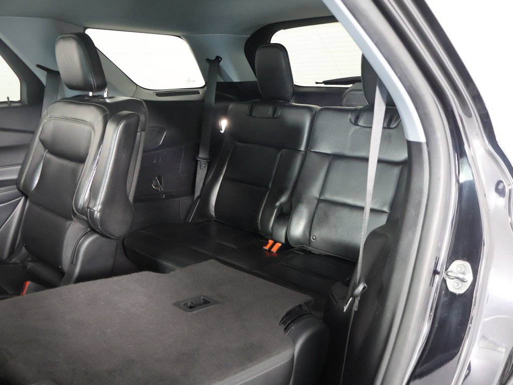 Used 2021 Ford Explorer XLT w/ Equipment Group 202A AWD/4WD image 33