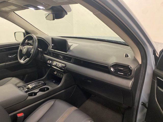 Certified 2025 Honda Pilot Touring image 25