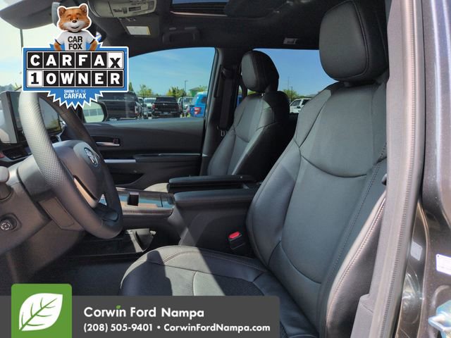 Used 2025 Toyota Sienna Platinum AWD/4WD image 23