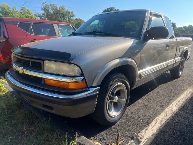 Used 2003 Chevrolet S10 Pickup LS w/ Convenience Package RWD image 1