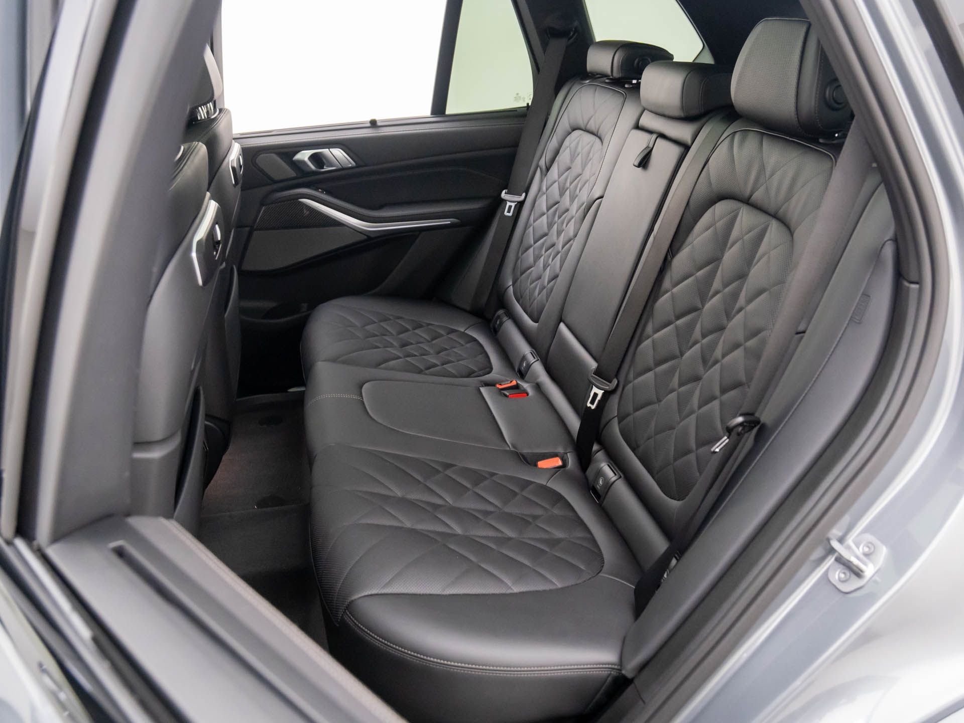 New 2026 BMW X5 M60i w/ Executive Package image 18
