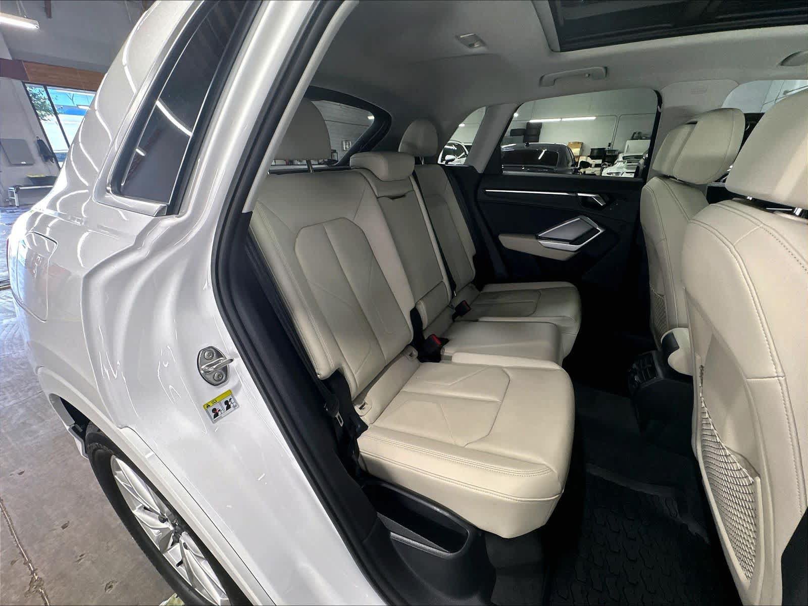 Certified 2025 Audi Q3 2.0T Premium AWD/4WD image 28
