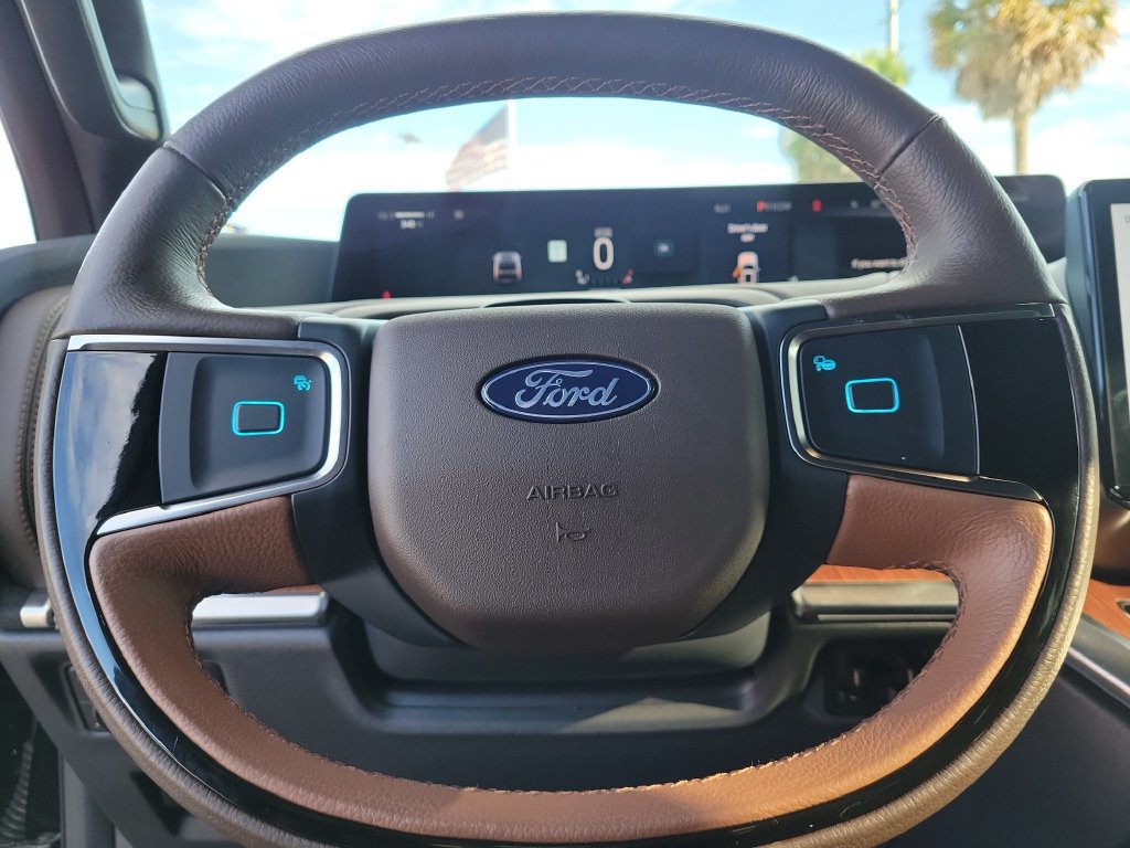 Used 2025 Ford Expedition Max King Ranch AWD/4WD image 16