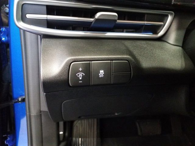 Certified 2025 Hyundai Elantra SEL image 10