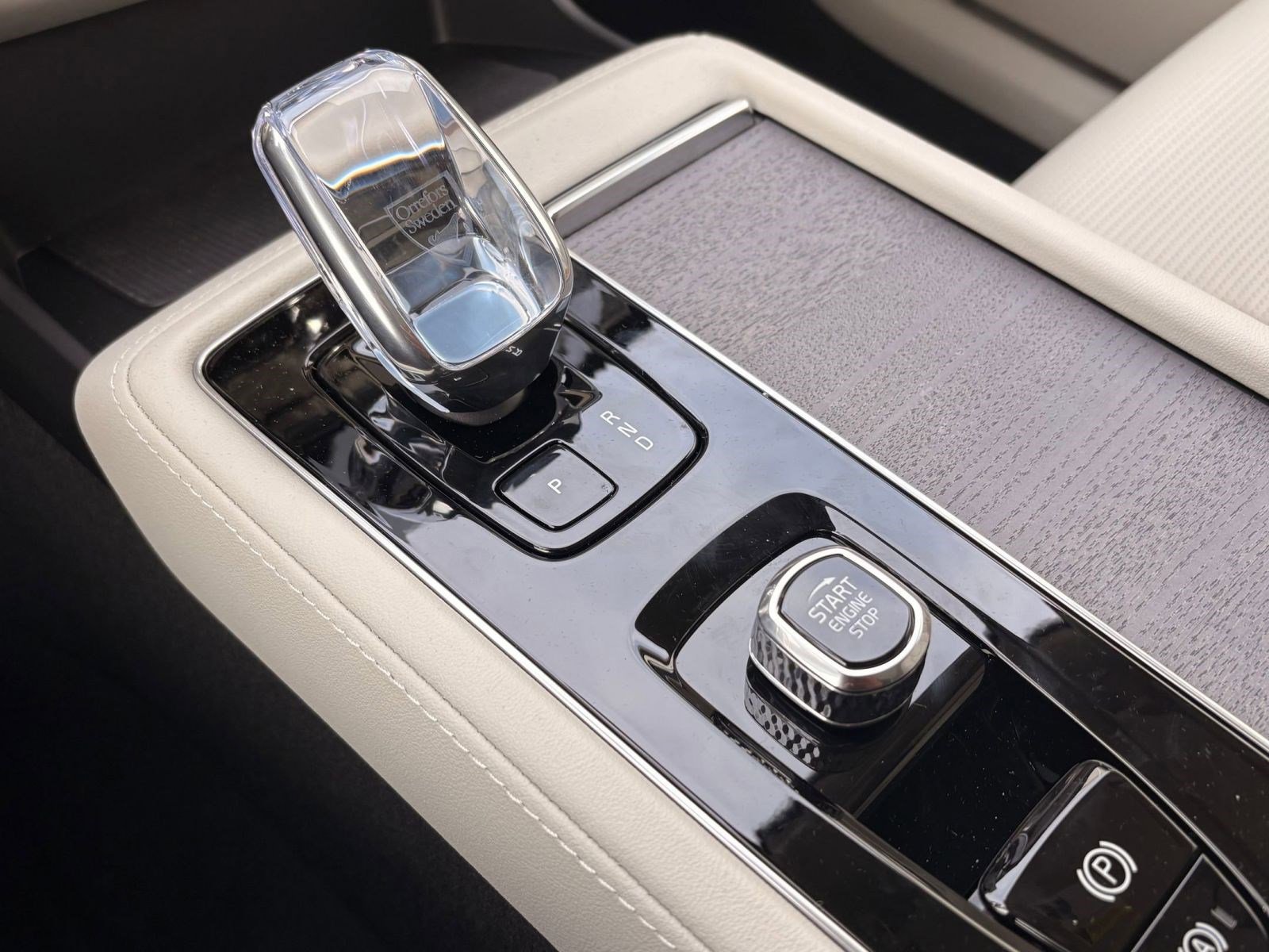 New 2026 Volvo XC90 T8 Ultra w/ Protection Package image 31