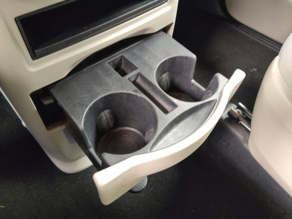 Used 2018 Dodge Grand Caravan SE w/ UConnect Hands-Free Group image 26