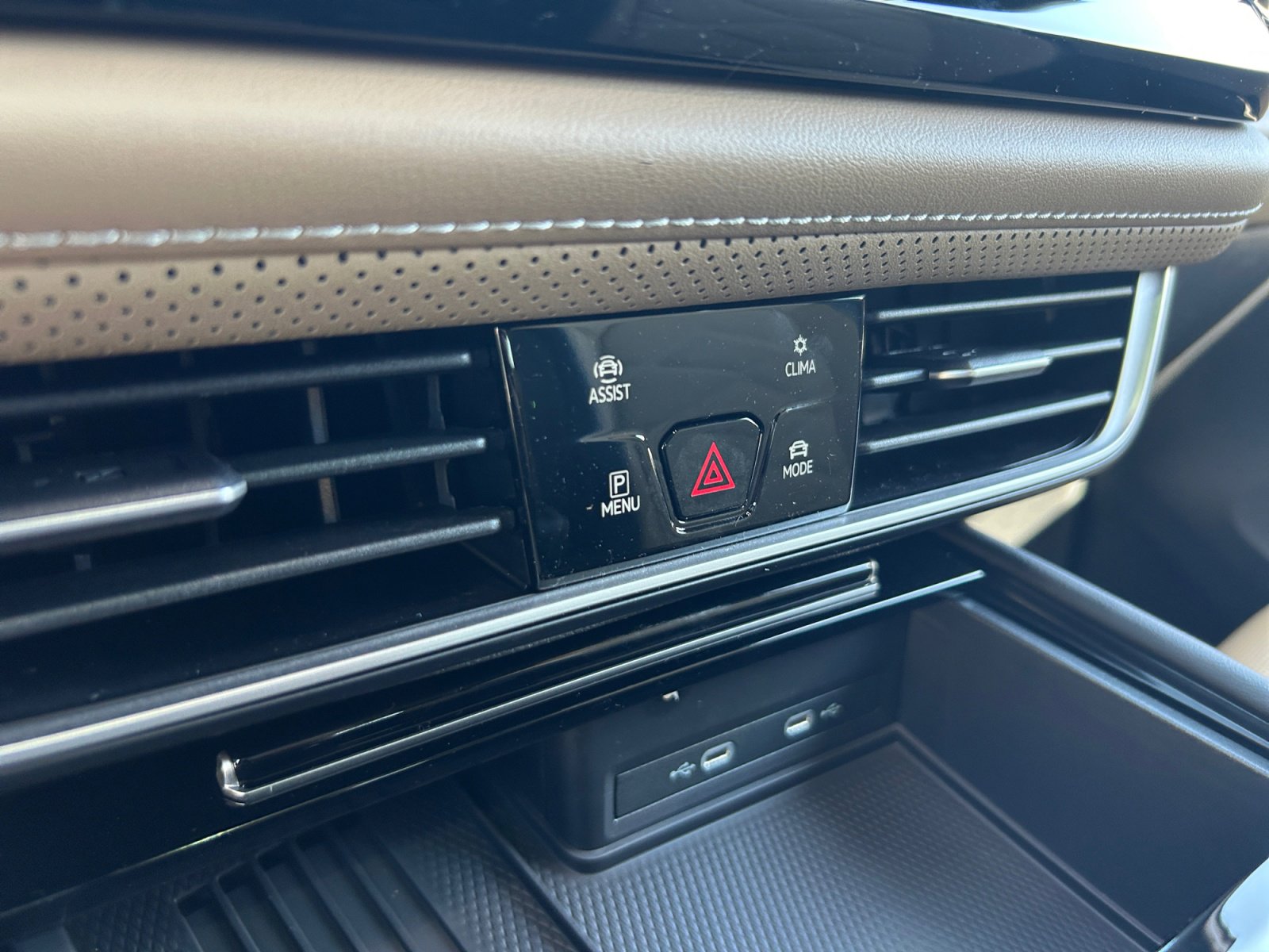 New 2026 Volkswagen Atlas Cross Sport SE FWD image 12