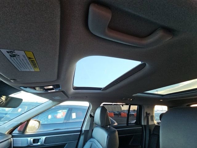 Used 2025 Hyundai Santa Fe Limited image 16