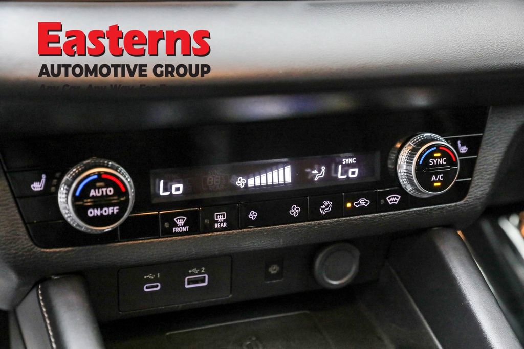 Used 2023 Mitsubishi Outlander SE image 19