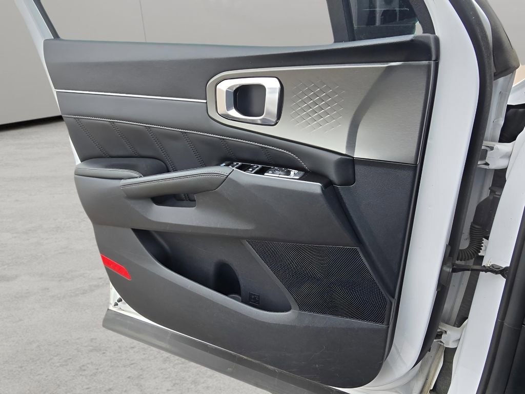 Used 2023 Kia Sorento SX image 25