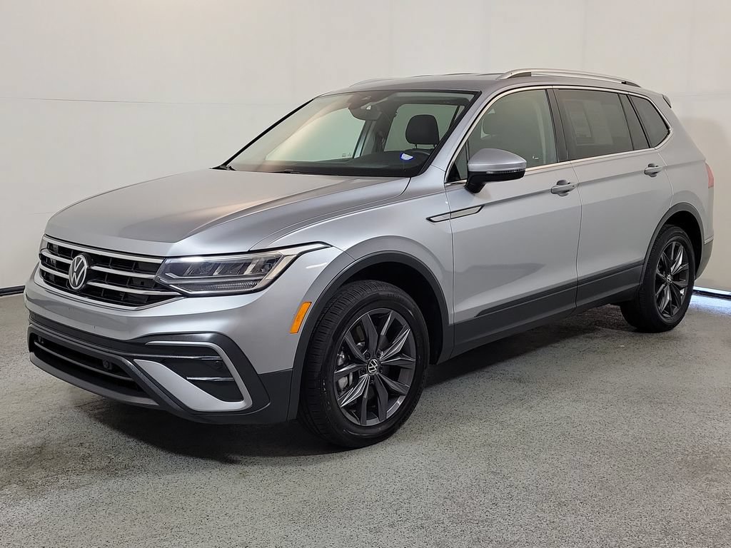 Used 2023 Volkswagen Tiguan SE FWD image 3