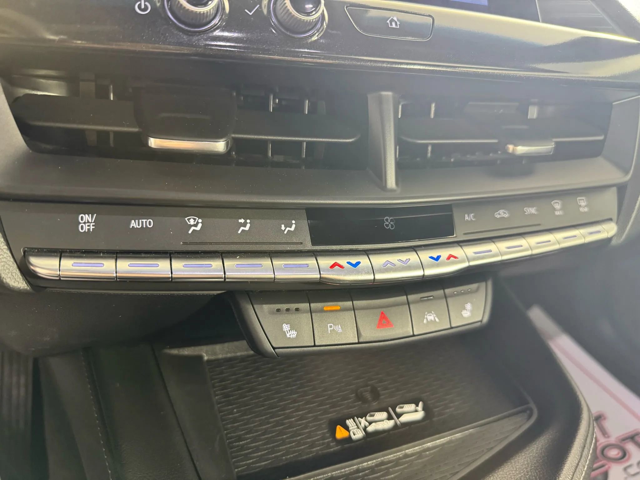 Used 2022 Cadillac CT4 Luxury w/ Sun And Sound Package AWD/4WD image 22