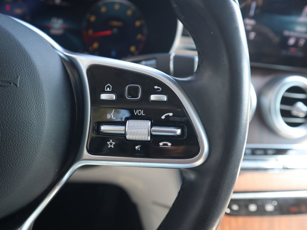 Certified 2022 Mercedes-Benz GLC 300 4MATIC w/ Premium Package Lite image 18