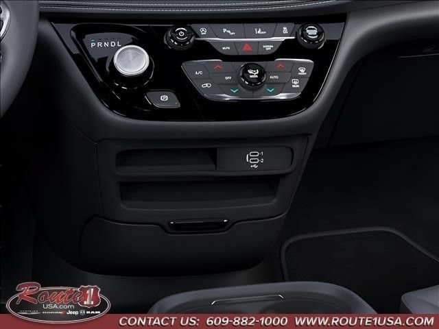New 2027 Chrysler Pacifica Select AWD/4WD image 25