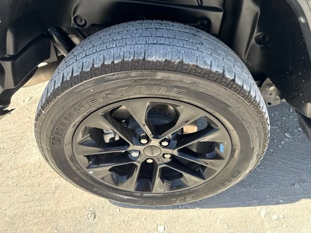 Used 2023 Jeep Wrangler Unlimited Sahara AWD/4WD image 24