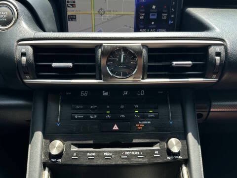 Used 2018 Lexus IS 300 F Sport w/ F Sport Package RWD image 8