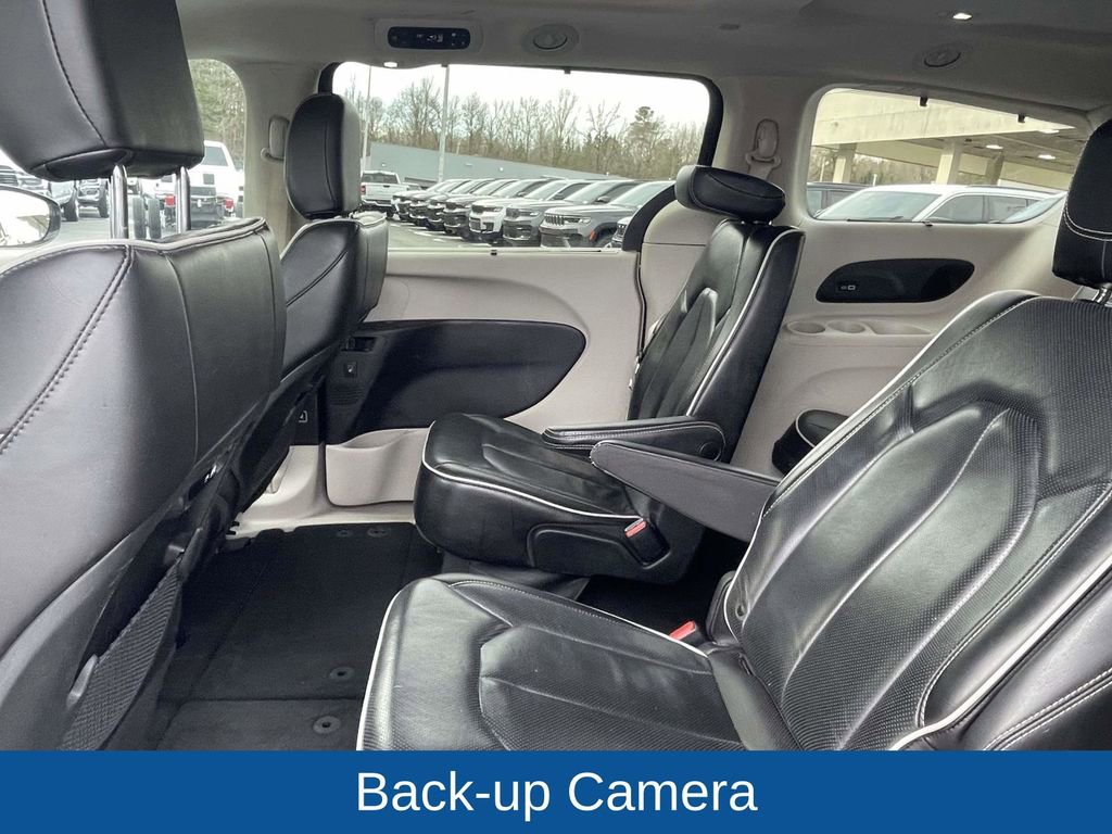 Certified 2023 Chrysler Pacifica Limited image 19