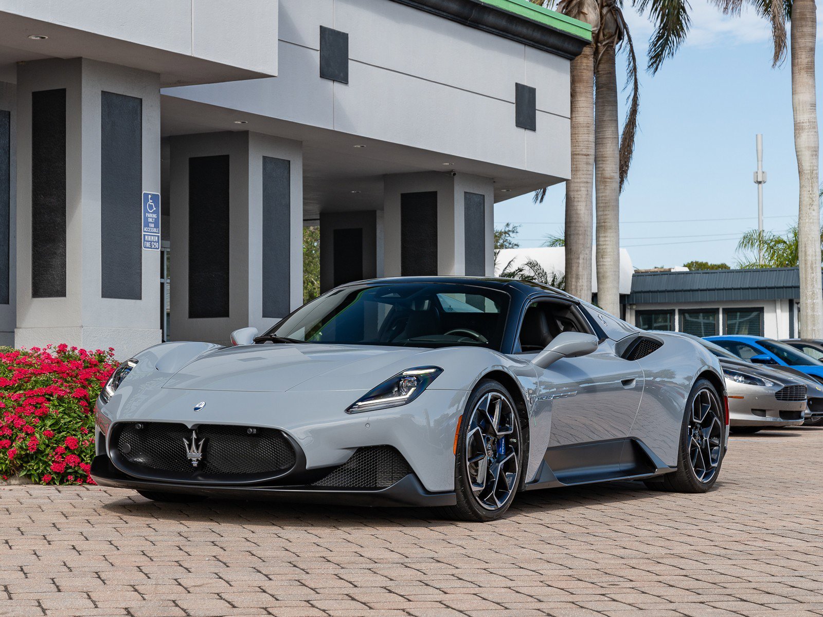 Used 2023 Maserati MC20 Spyder image 38