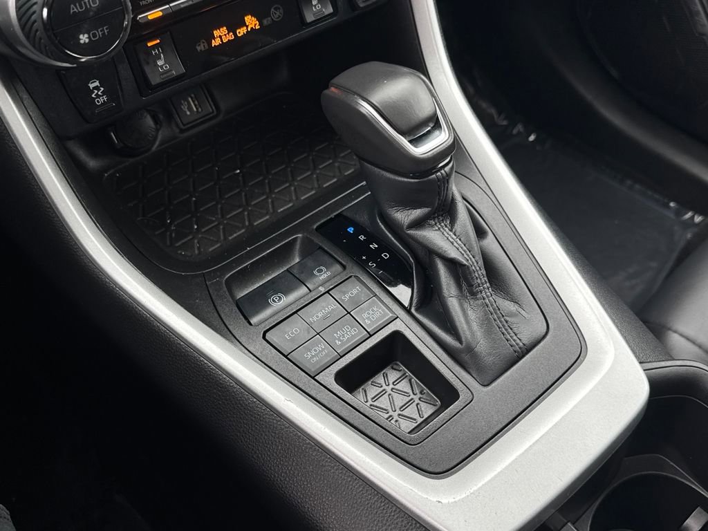 Used 2023 Toyota RAV4 XLE Premium image 27