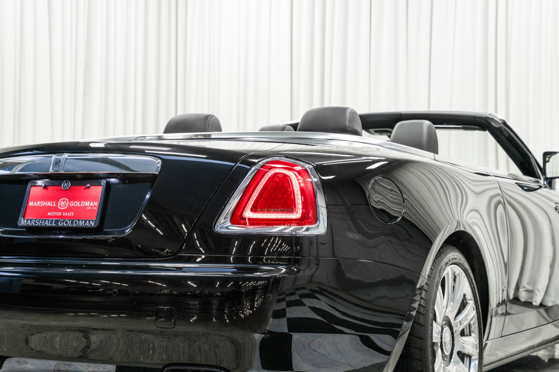 Used 2017 Rolls-Royce Dawn image 50