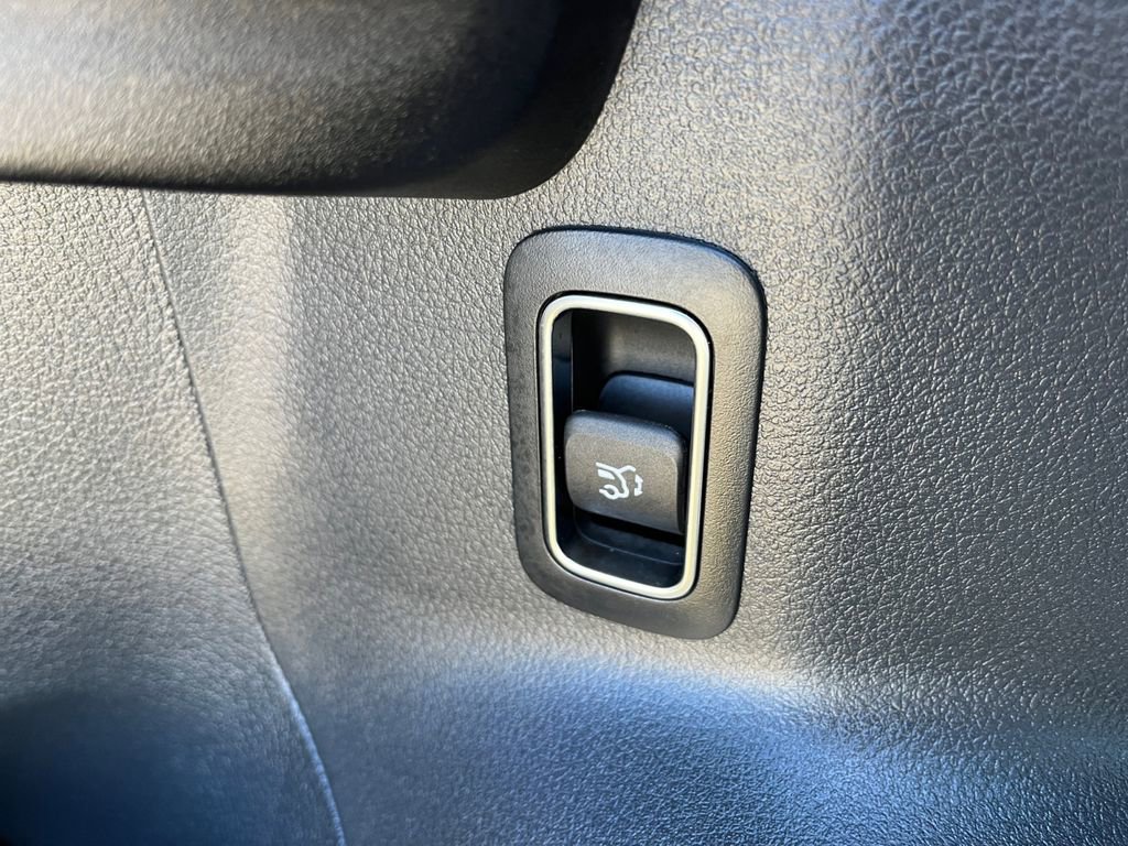 Certified 2026 Mercedes-Benz GLB 250 4MATIC image 23