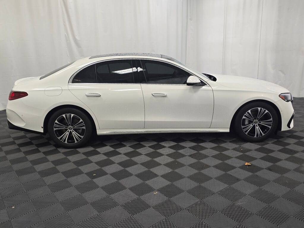Used 2024 Mercedes-Benz E 350 4MATIC Sedan image 7